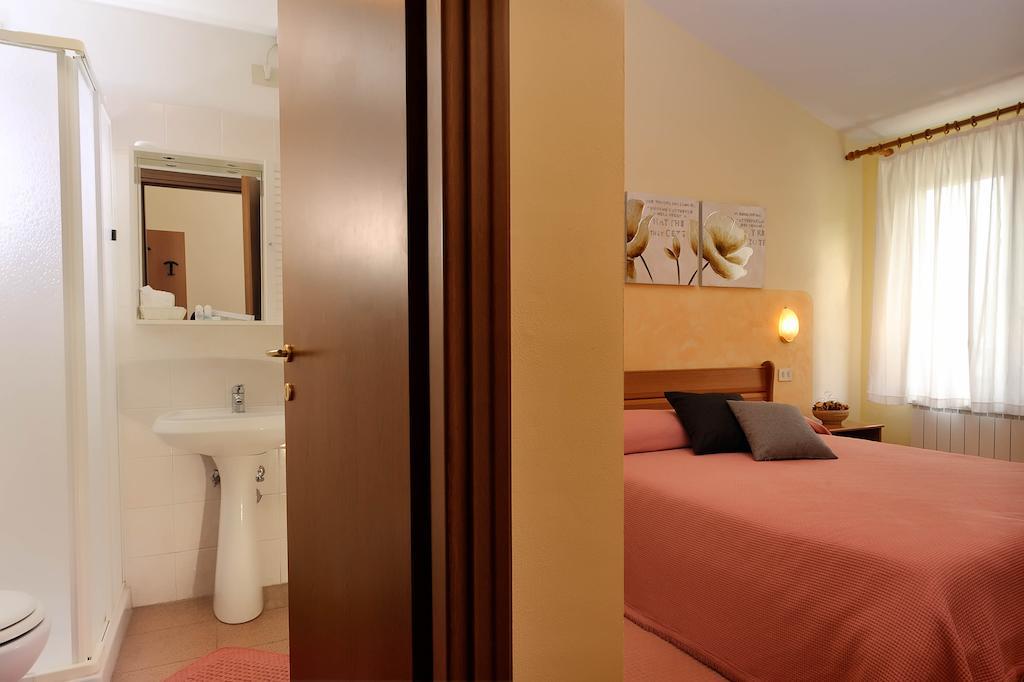Le Rondini Hotel Riccò del Golfo di Spezia Room photo