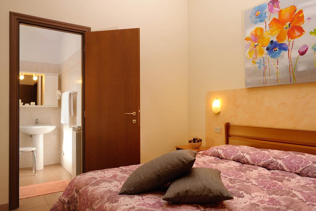 Le Rondini Hotel Riccò del Golfo di Spezia Room photo